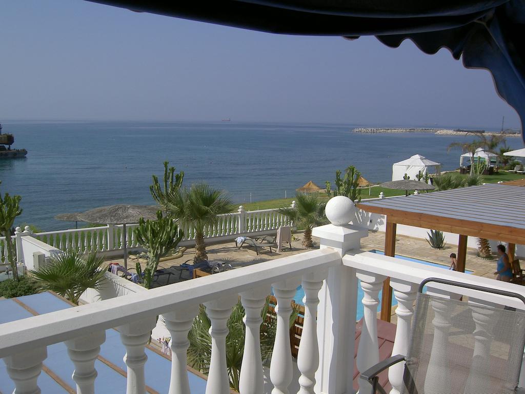 Zygi Beachfront Villa Экстерьер фото